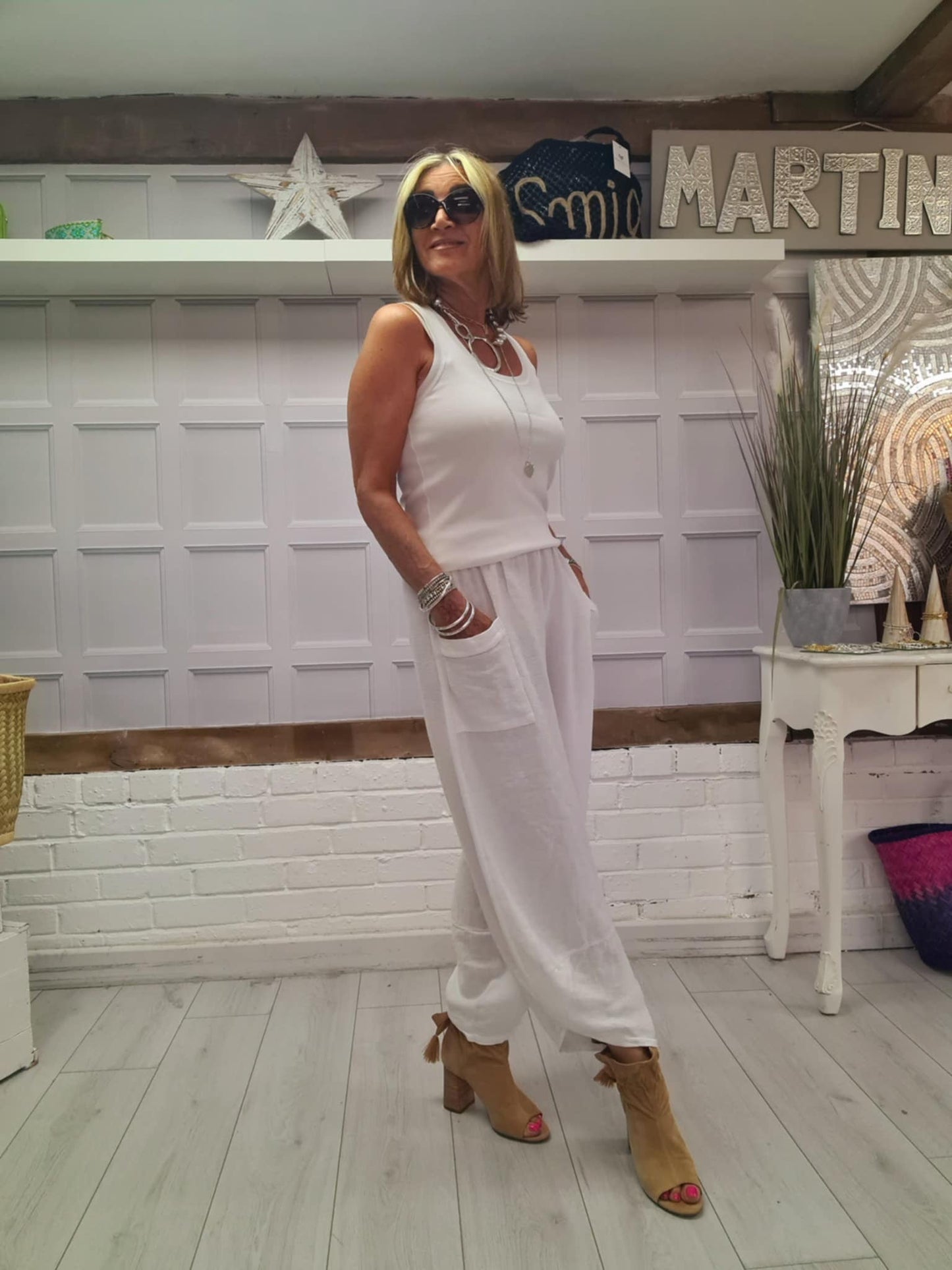 Barrel Linen Trousers