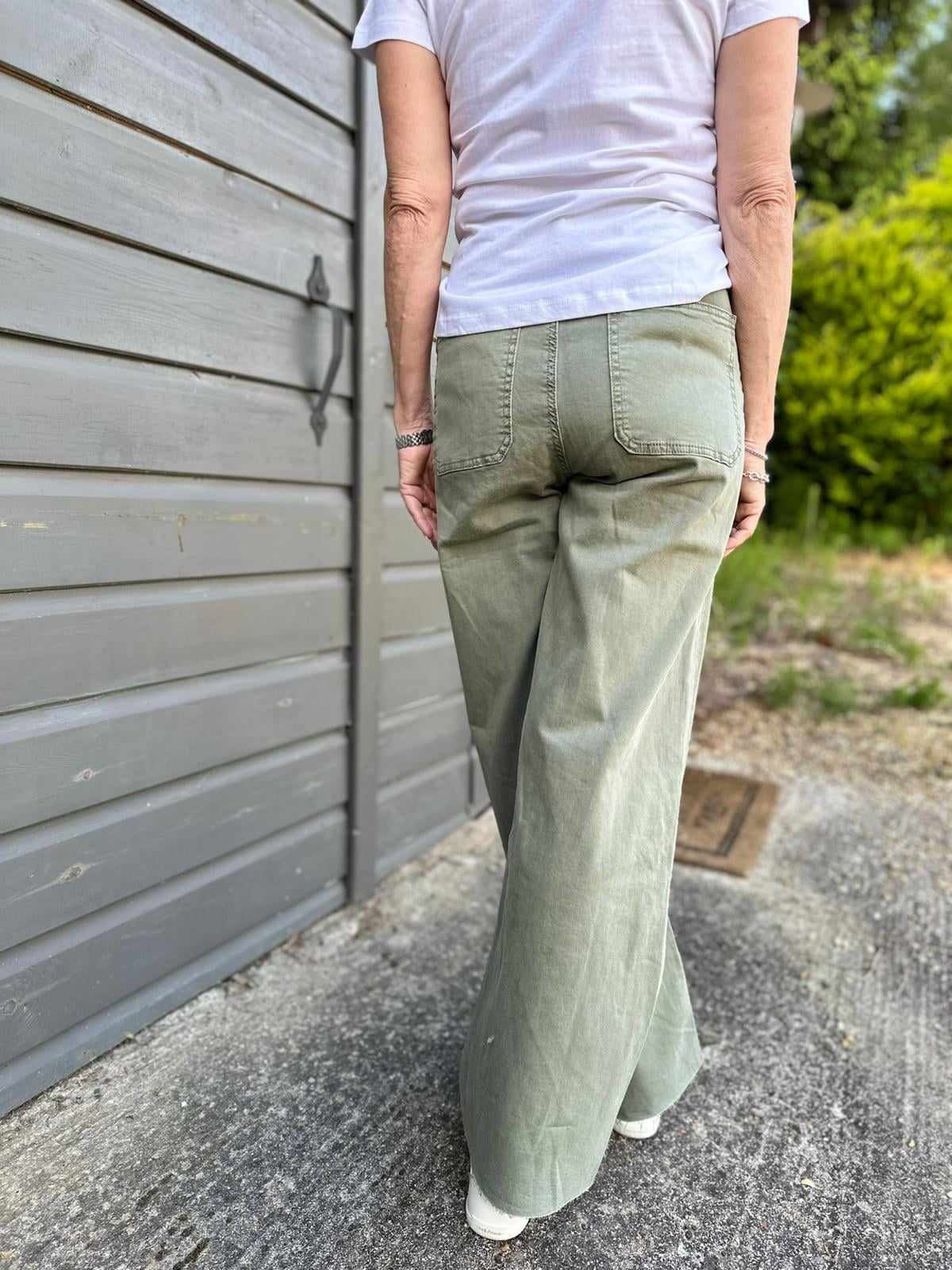 Magic Flared Jeans in Khaki