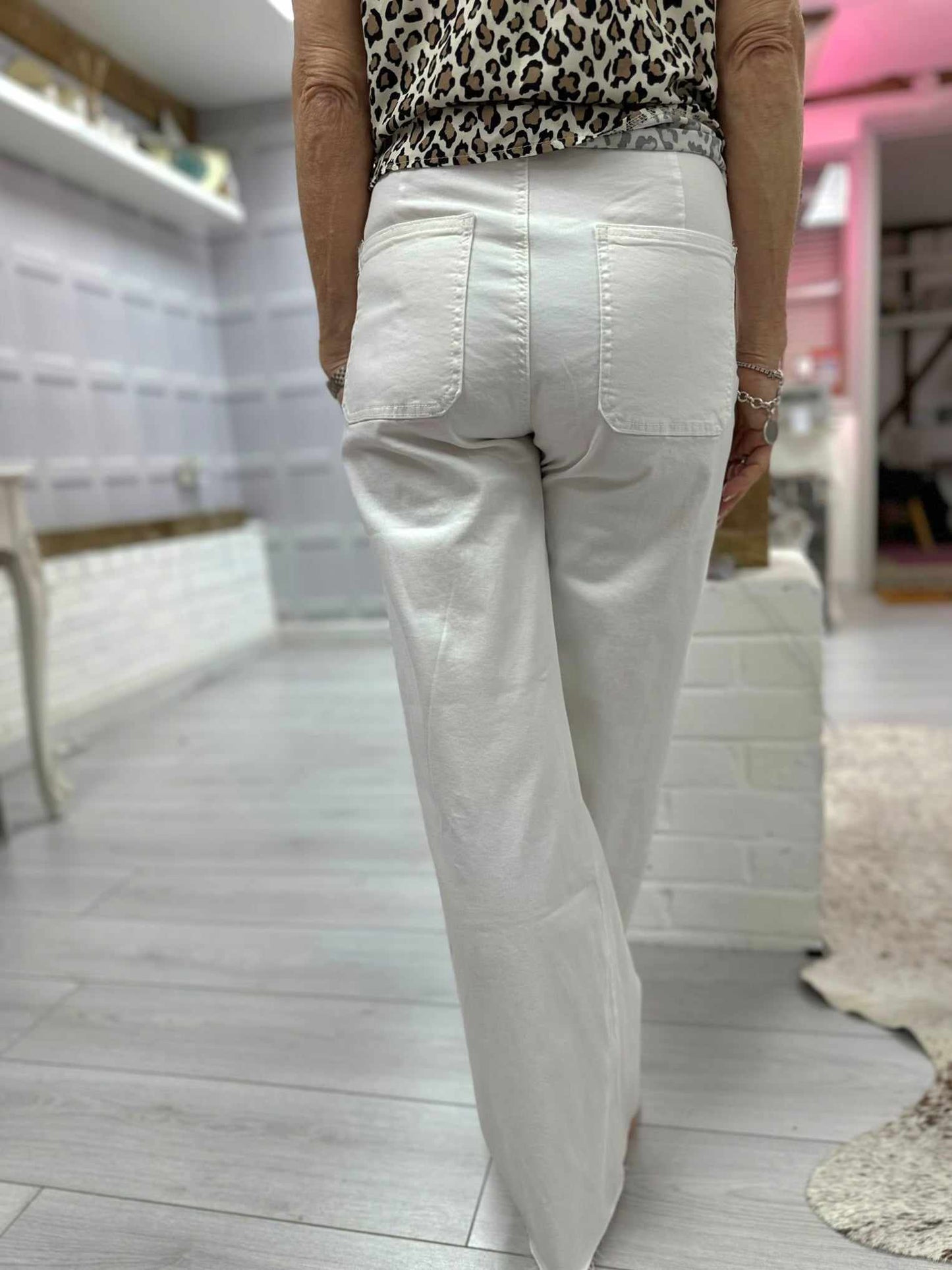 Magic Flared Jeans White